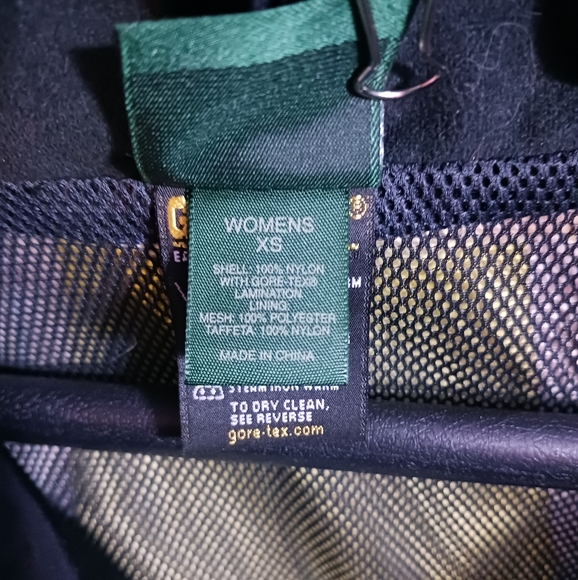 Women's Eastern Mountain Sports Gore-tex XCR Jacket - Picture 6 of 16